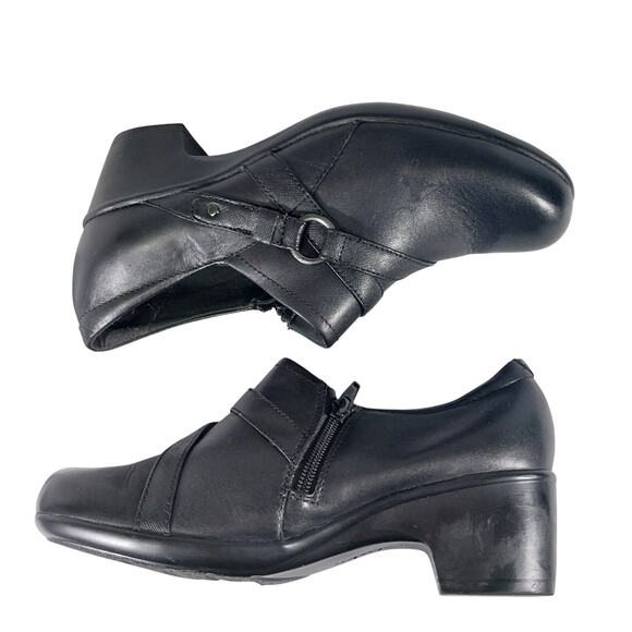CLARKS! BLACK GENUINE LEATHER CRISS-CROSS FRONT W/BUCKLE COMFORT SHOES! SZ 8.5M - Picture 7 of 10